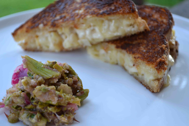 week11grilledmacncheesewasparagusrelish grilled mac n cheese wtih asparagus relish