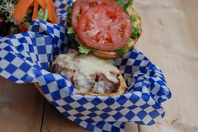 Restaurant Roundup: Waterloo's Mouthwatering Burgers | Food Bloggers of Canada