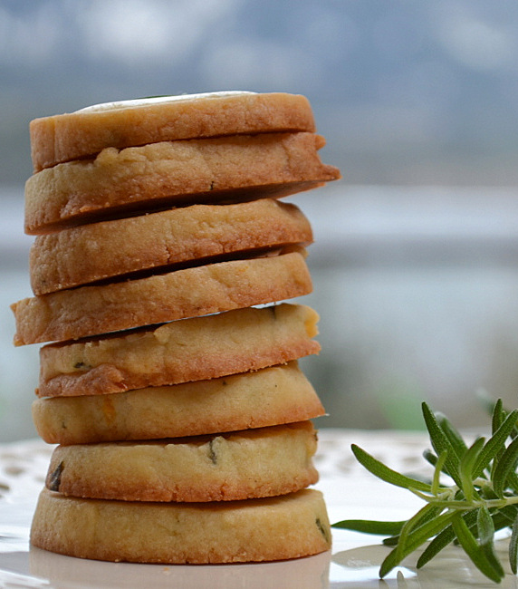 Holiday Entertaining Menu Plan | The Holiday Sweets Table