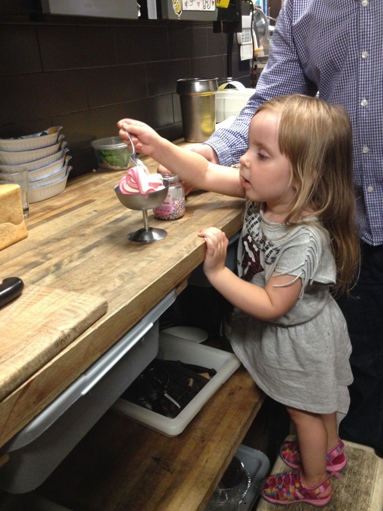 Tips for Eating Out While Travelling With Kids | Food Bloggers of Canada