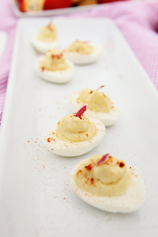 Outdoor Living: A Red & White Canada Day Picnic