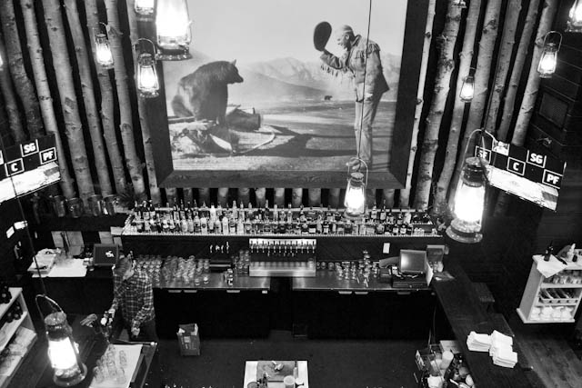 Park Distillery bar - B&W - web