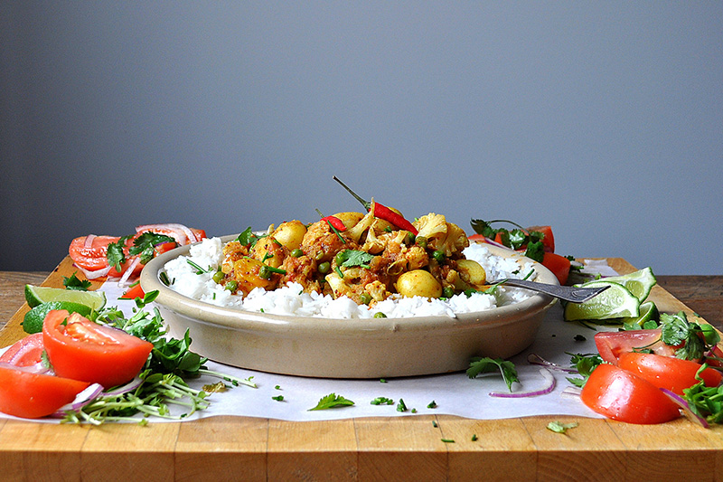 20 Minute Meals Vegetarian Cauliflower Potato Curry | Food Bloggers of Canada