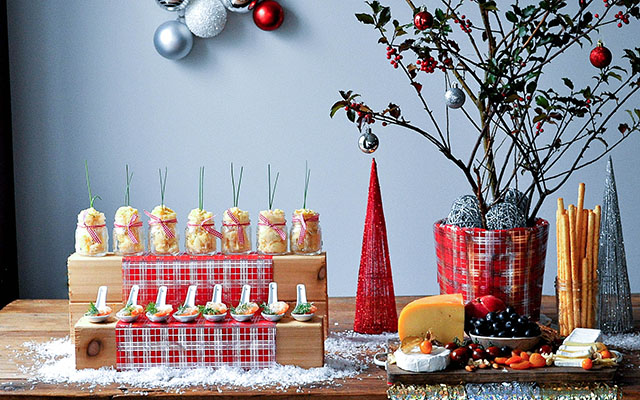 Holiday Entertaining: Budget Friendly Cocktail Parties | Food Bloggers of Canada