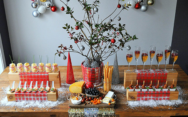 Holiday Entertaining: Budget Friendly Cocktail Parties | Food Bloggers of Canada