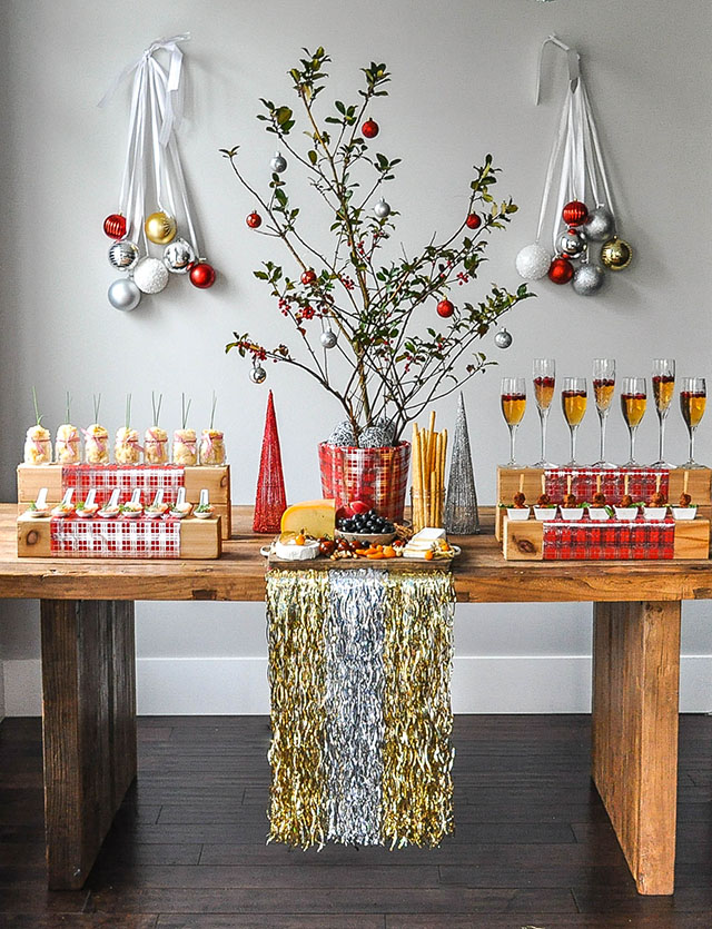Holiday Entertaining: Budget Friendly Cocktail Parties | Food Bloggers of Canada