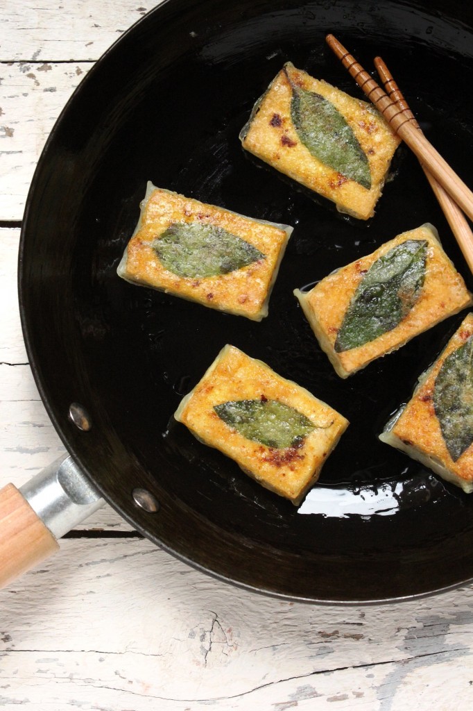 Crispy Curry Tofu with Mini Peppers and Sweet Onion Sauce | Food Bloggers of Canada