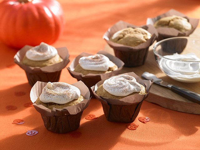 Pumpkin Spice Muffins with Cream Cheese Frosting | Food Bloggers of Canada