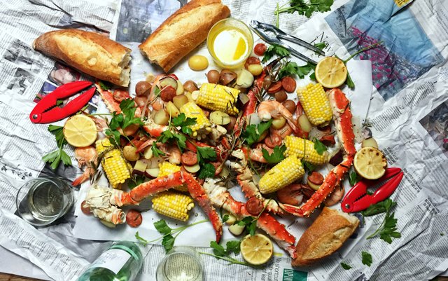 On Board in 20: New Year's Eve Seafood Boil | Food Bloggers of Canada