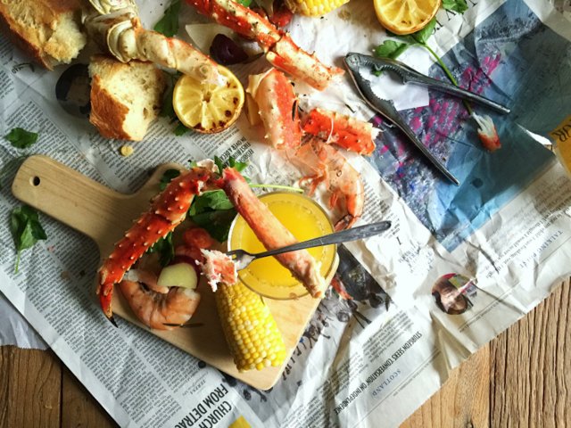 On Board in 20: New Year's Eve Seafood Boil | Food Bloggers of Canada