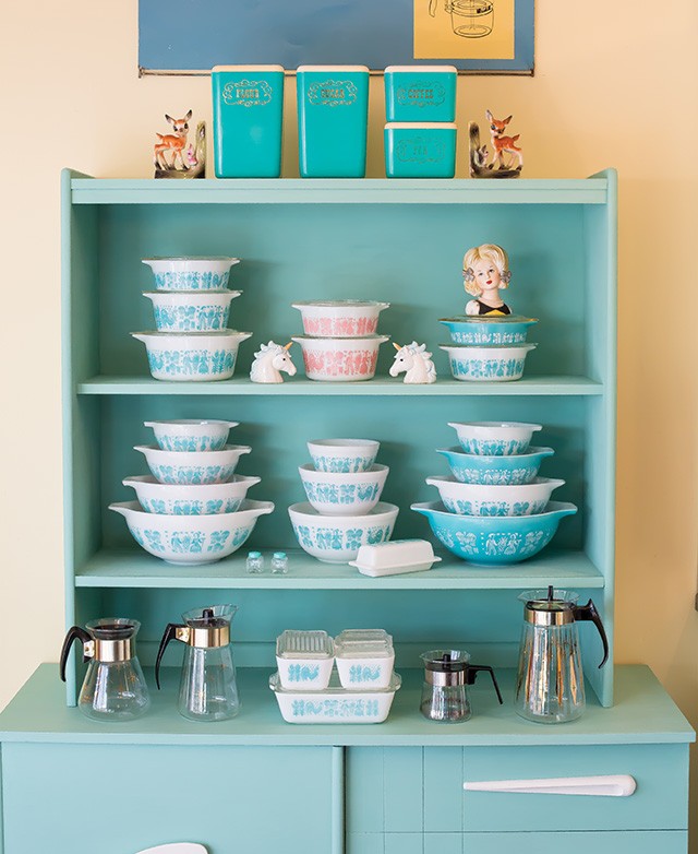 A Vintage Glassware Hoarder - Connecting with Readers' Hearts