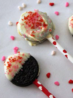 Valentine Oreo Pops | Food Mamma