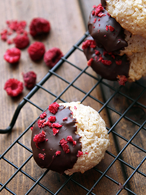 Coconut Macaroon Clouds | Leelalicious