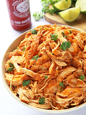 5 Ingredient Slow Cooker Sriracha Chicken | Leelalicious