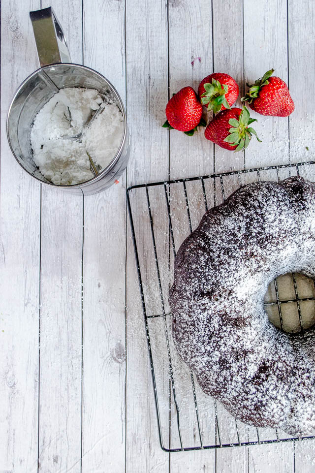 Food Styling 101: Styling Cakes For The Camera| Food Bloggers of Canada