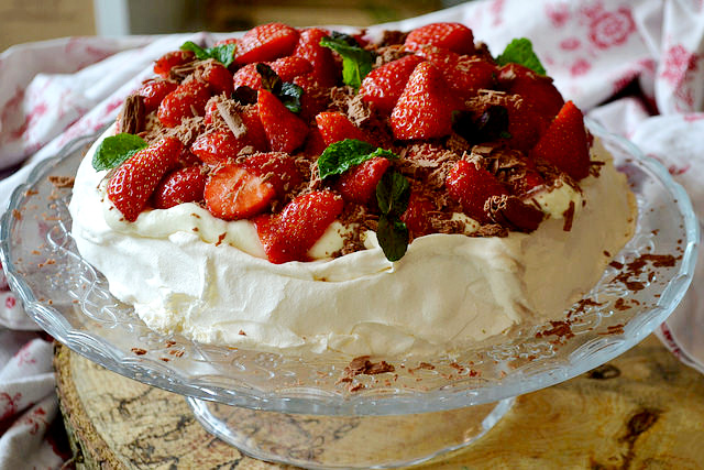 strawberry pavlova 2