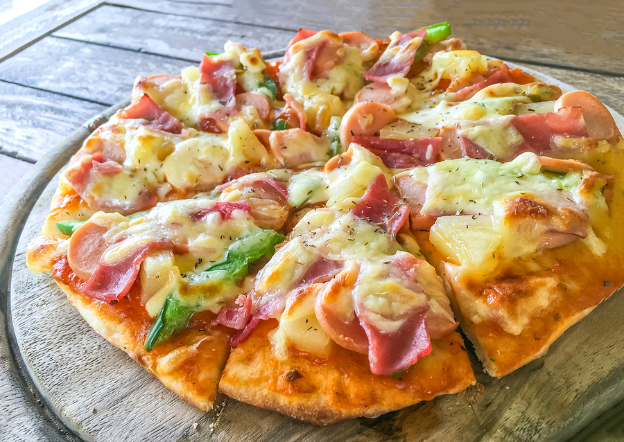 It's Canadian: Hawaiian Pizza | Food Bloggers of Canada