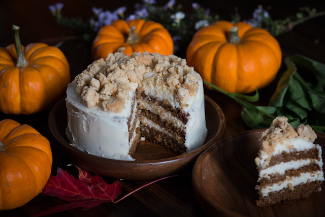 http://www.lindenandlavender.com/blog/10/14/2017-mini-pumpkin-maple-crunch-cake