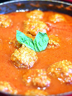 Spaghetti and Meatballs in Tomato Sauce | Julia Recipes