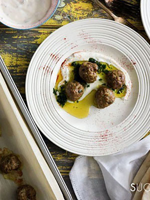Spiced Meatballs with Greek Yogurt Mint Sauce | sugarlovespices
