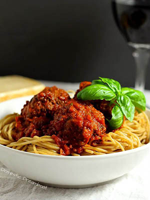 Slow Cooker Spaghetti and Turkey Meatballs | Domestic Dreamboat