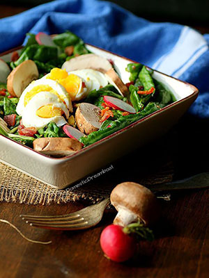 Warm Spinach Salad with Bacon, Eggs and Mushrooms (GF) | Domestic Dreamboat