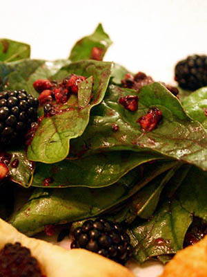 Spinach Salad With Blackberry Dressing | CulturEatz