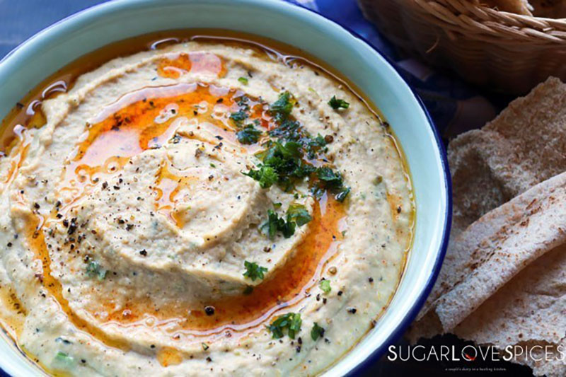 Charred Leek and Roasted Garlic Hummus | SugarLoveSpices