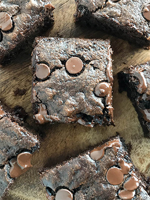 Chocolate Banana Snack Cake | Making Healthy Choices