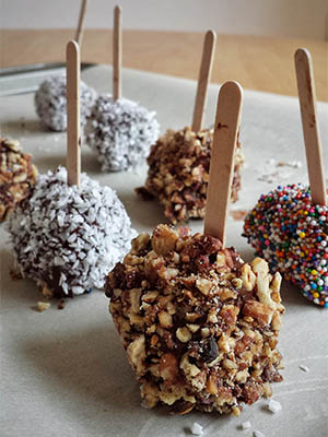 Frozen Banana Pops | Tiny Sweet Tooth