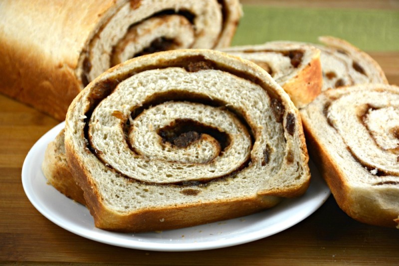 Swirled Cinnamon Raisin Bread | Kitchen Divas