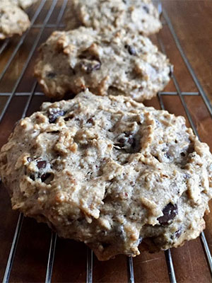 Banana Chocolate Chip Breakfast Cookies | How To Eat