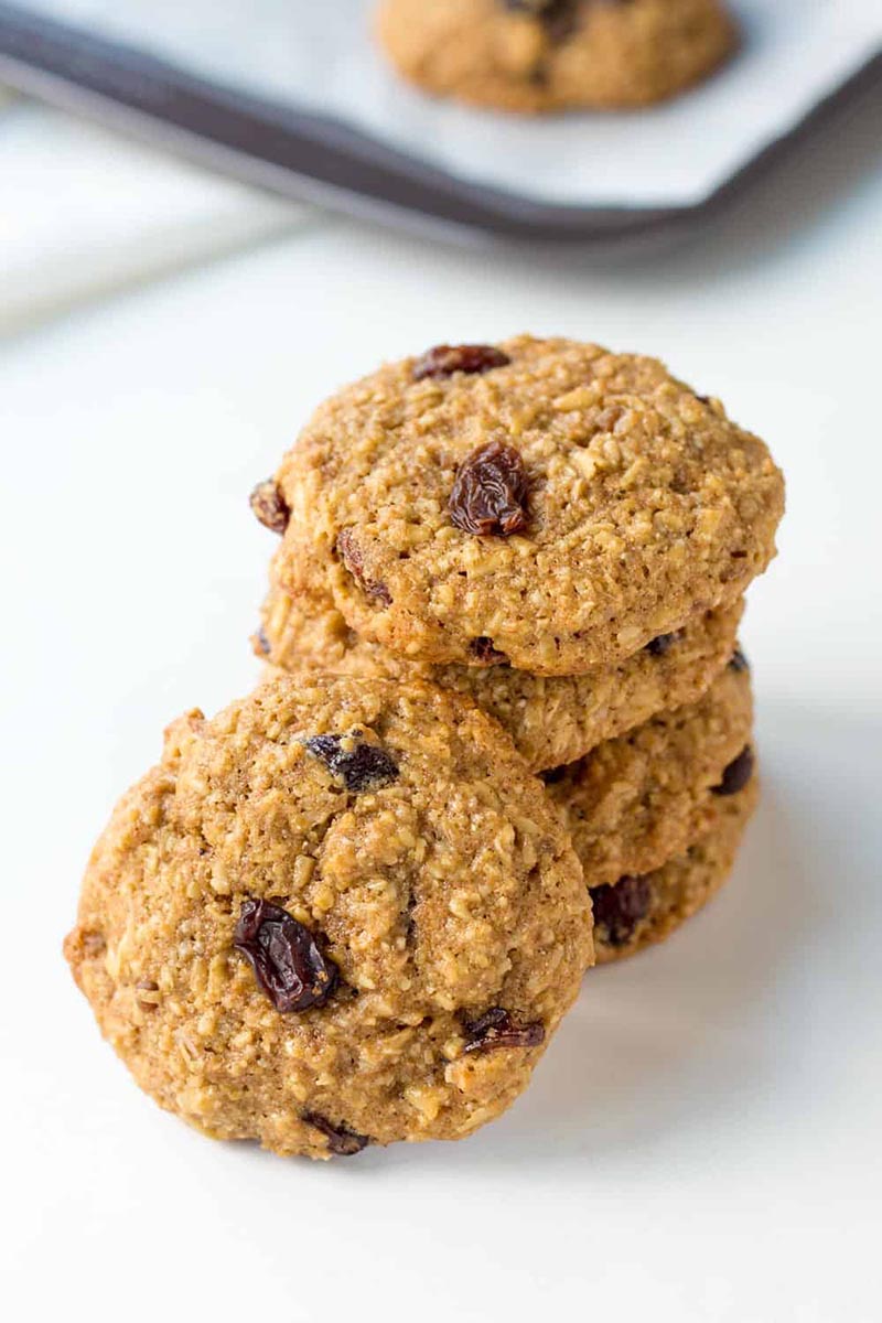 healthy oatmeal raisin cookies | leelalicious