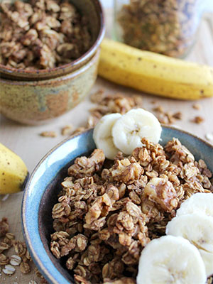 Banana Bread Granola | Insightful Bite