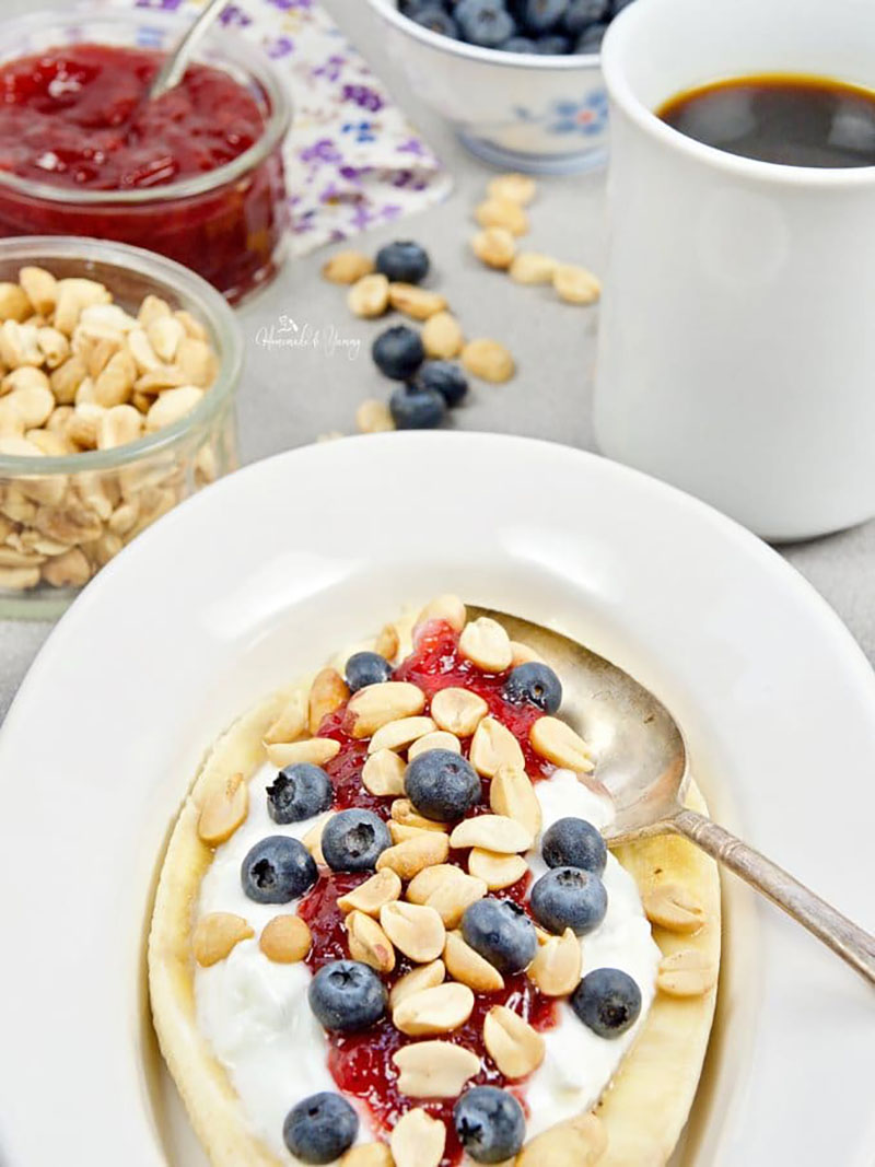 Healthy Banana Splits For Breakfast | Homemade and Yummy