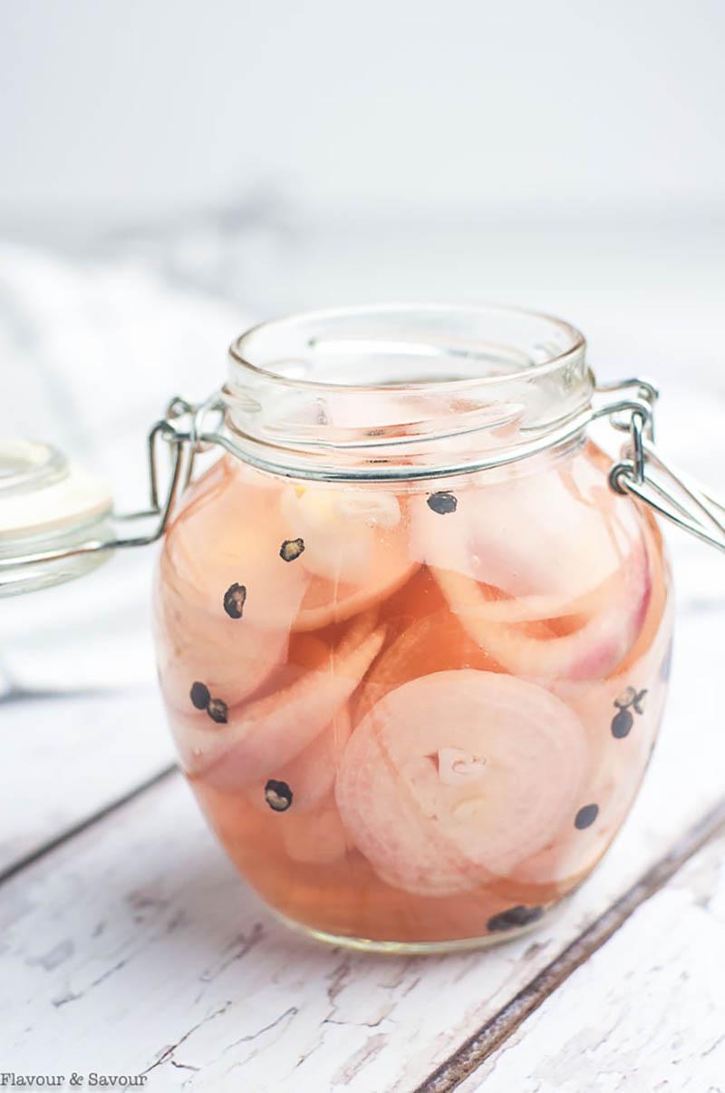Quickc Pickled Shallots with Apple Cider Vinegar