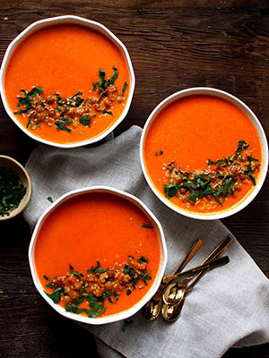 Red Pepper, Carrot and Cashew Cream Soup with Roasted Chickpeas | Sneaky Mommies