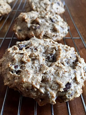 Banana Chocolate Chip Breakfast Cookies | How to Eat