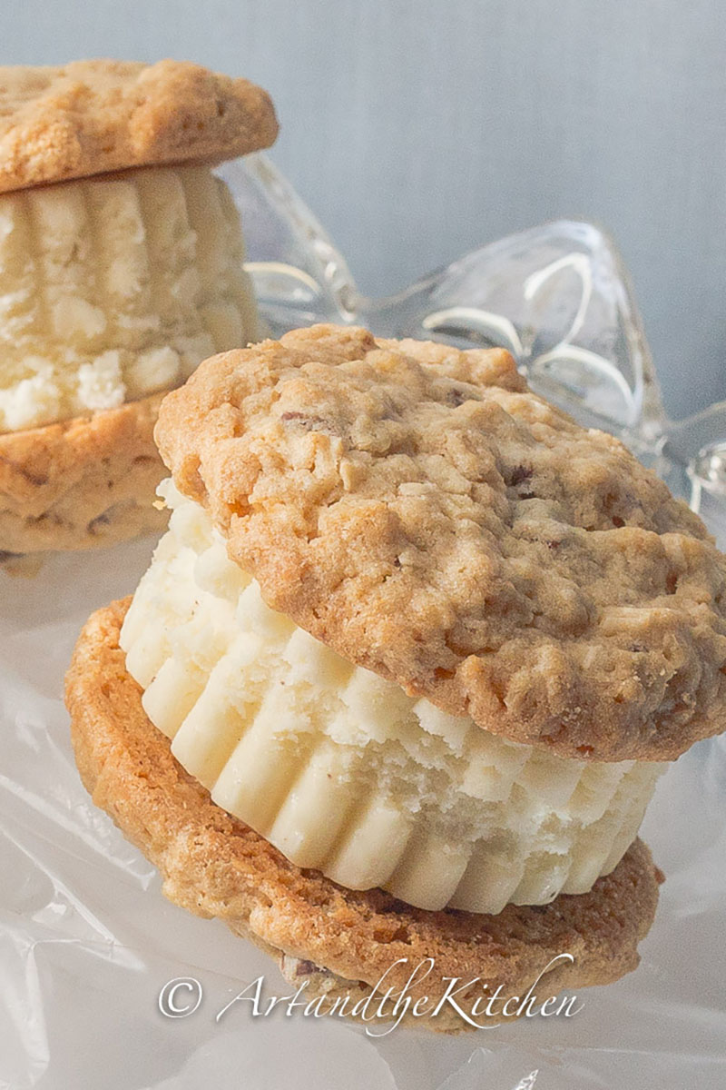 Chocolate Chunk Oatmeal Cookie Ice Cream Sandwiches | Art and the Kitchen