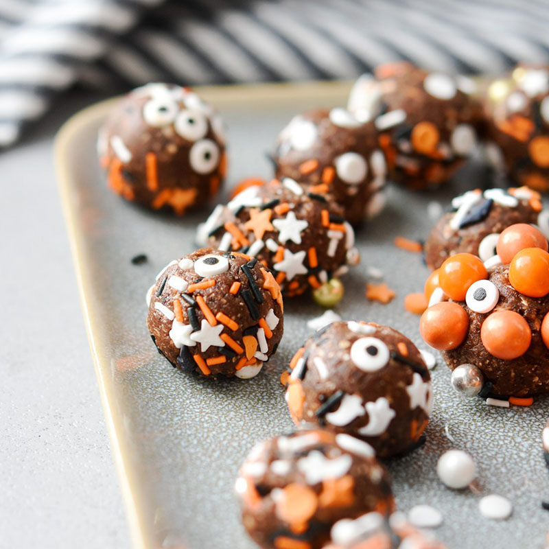 Healthy Halloween No Bake Brownie Bites | Meal Plan Addict