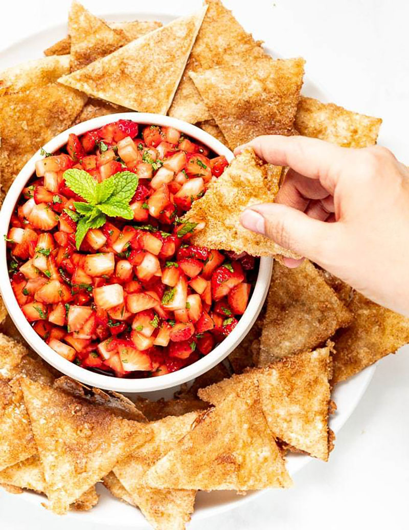 Strawberry Salsa with Cinnamon Chips | A Virtual Vegan